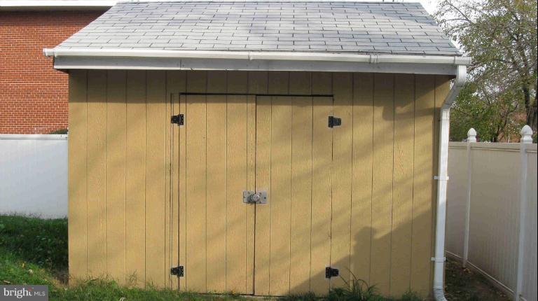 7579 Westfield Road Dundalk, MD 21222 - Photo 2 of 18 Exterior (Rear)