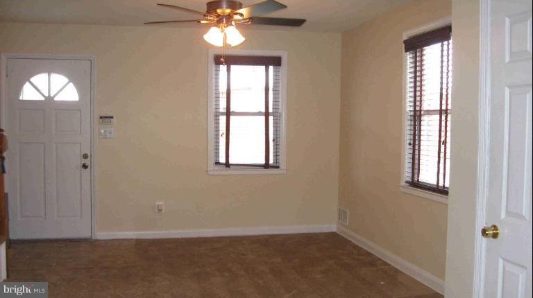 7579 Westfield Road Dundalk, MD 21222 - Photo 8 of 18 Living Room