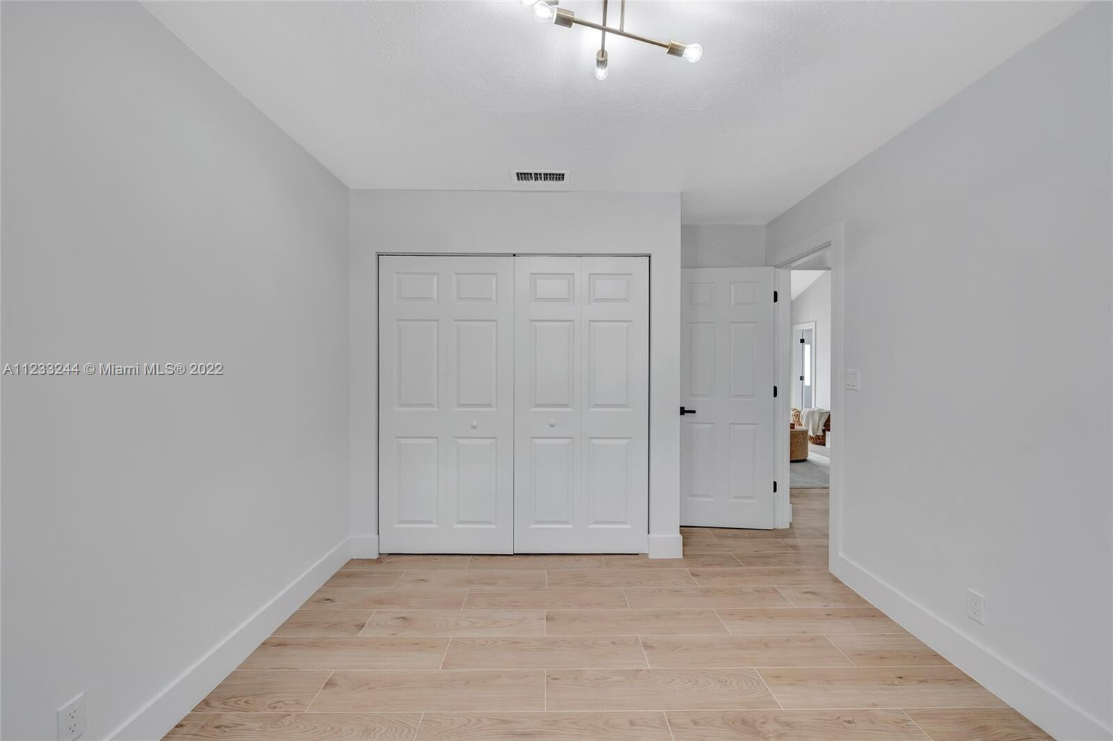 2824 Northwest 28th Street Boca Raton, FL 33434 - Photo 14 of 30 20221012211242336043000000-o