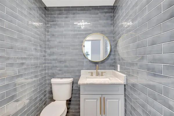 $1,525,000 | 2824 Northwest 28th Street, Boca Raton, FL 33434