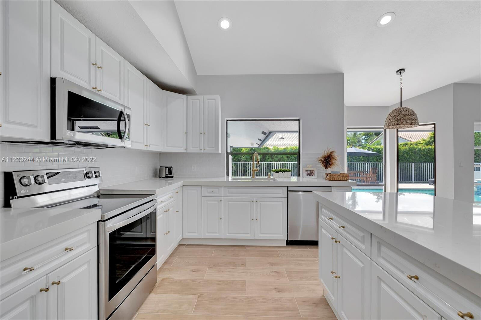 2824 Northwest 28th Street Boca Raton, FL 33434 - Photo 7 of 30 20221012211235868880000000-o