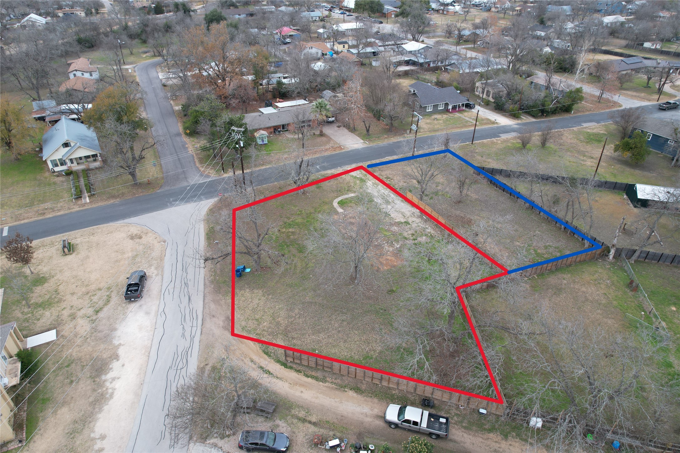 305 Lexington Road Elgin, TX 78621 - Photo 4 of 19 Gallery Image 4