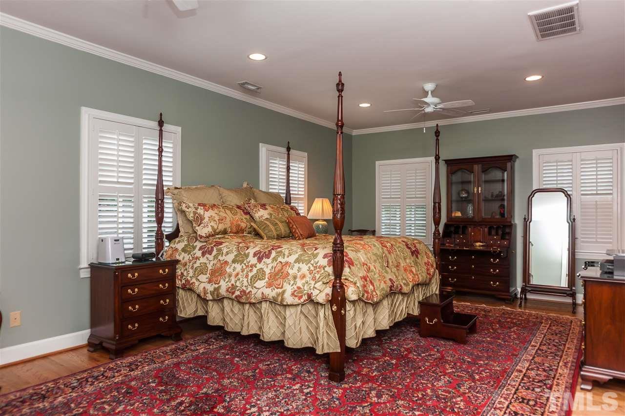 2909 Lake Boone Place Raleigh, NC 27608 - Photo 13 of 24