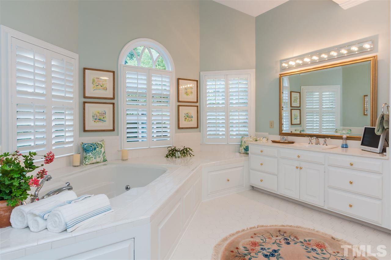 2909 Lake Boone Place Raleigh, NC 27608 - Photo 14 of 24