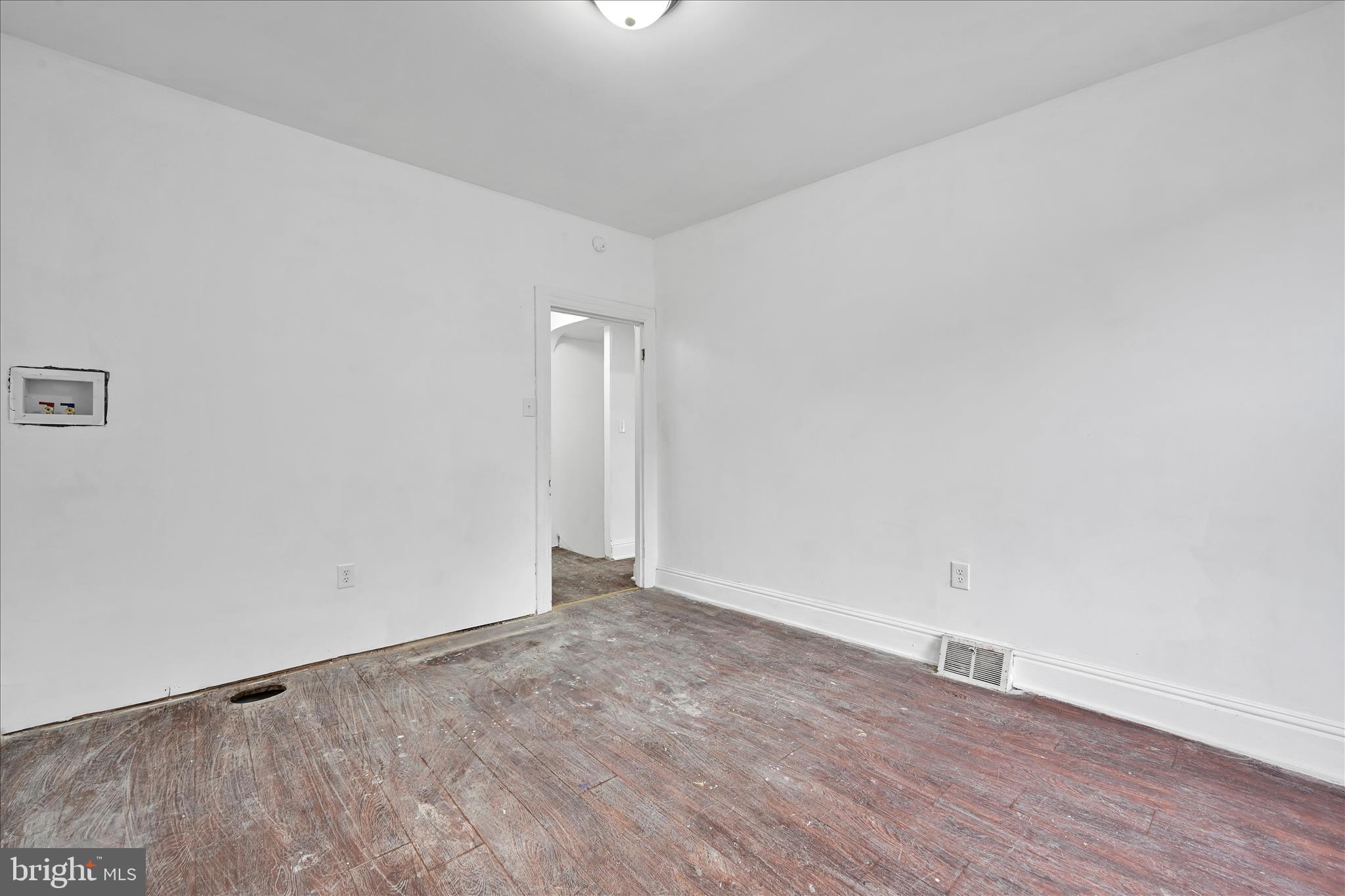 132 North West Street York, PA 17401 - Photo 19 of 23 a view of an empty room