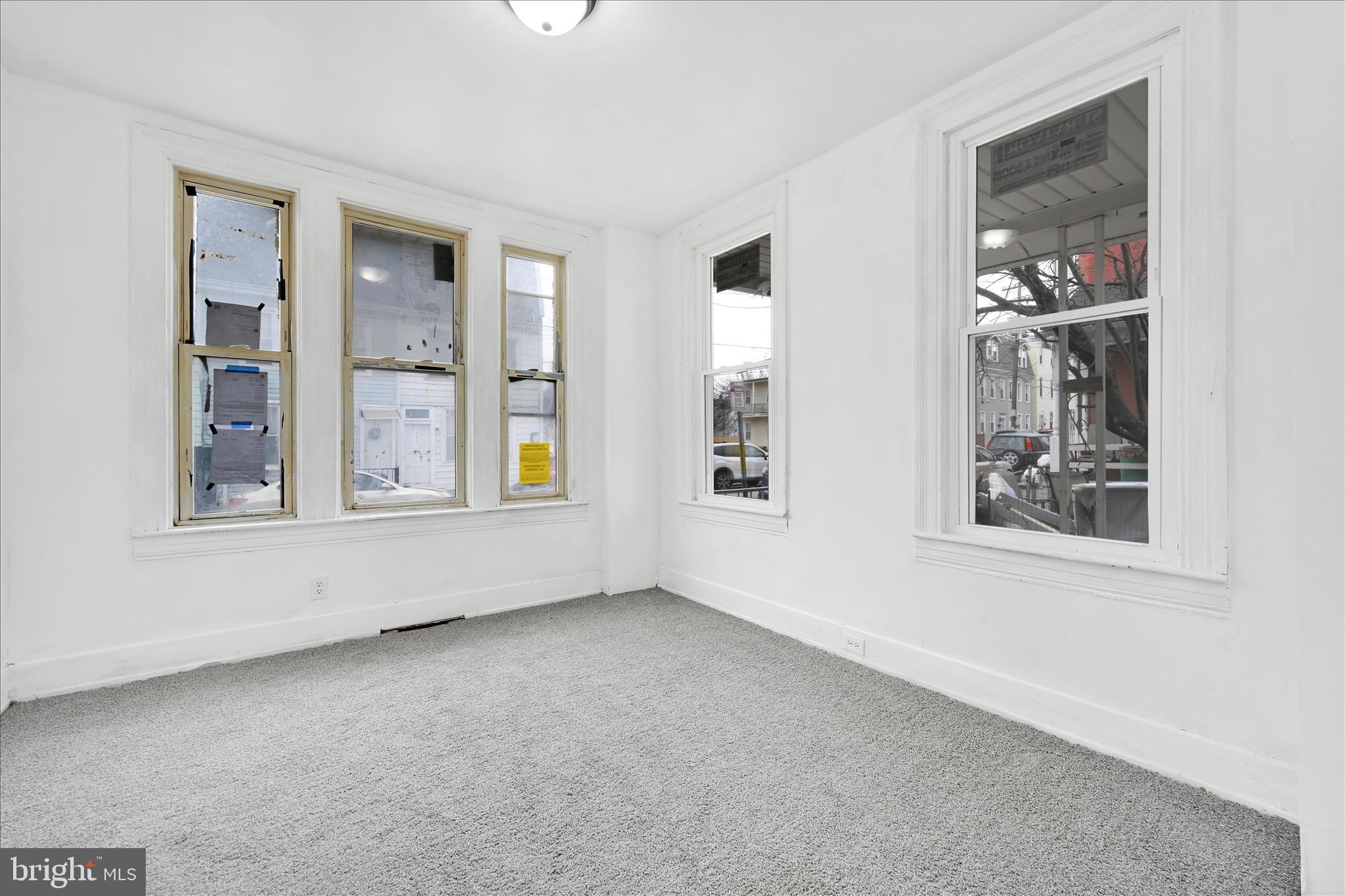 132 North West Street York, PA 17401 - Photo 5 of 23 an empty room with windows