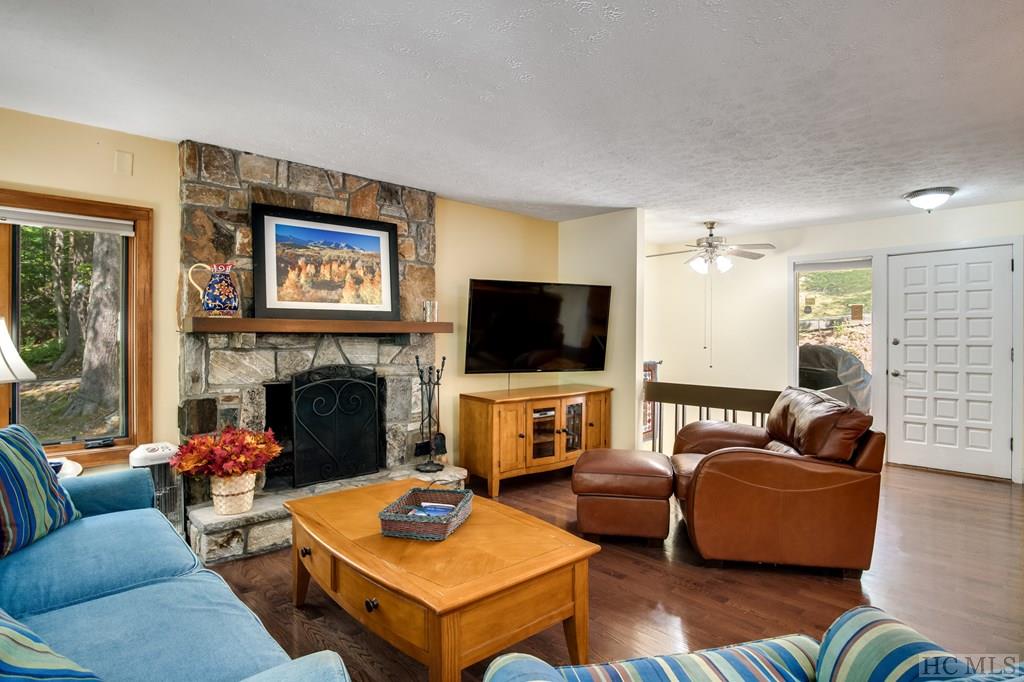 121 Holly Ridge, Unit D Sapphire, NC 28774 - Photo 3 of 38 Gallery Image 3
