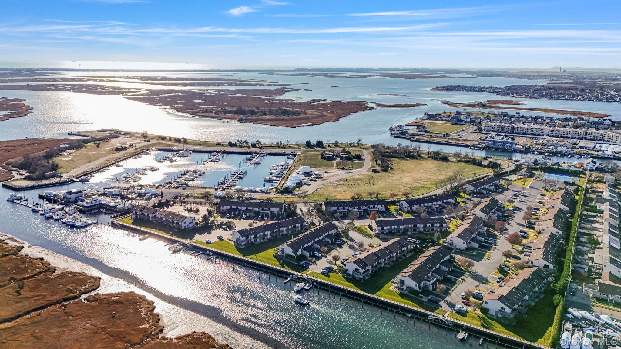 1 Anchorage Way, Unit 101 Freeport, NY 11520 - Photo 27 of 31