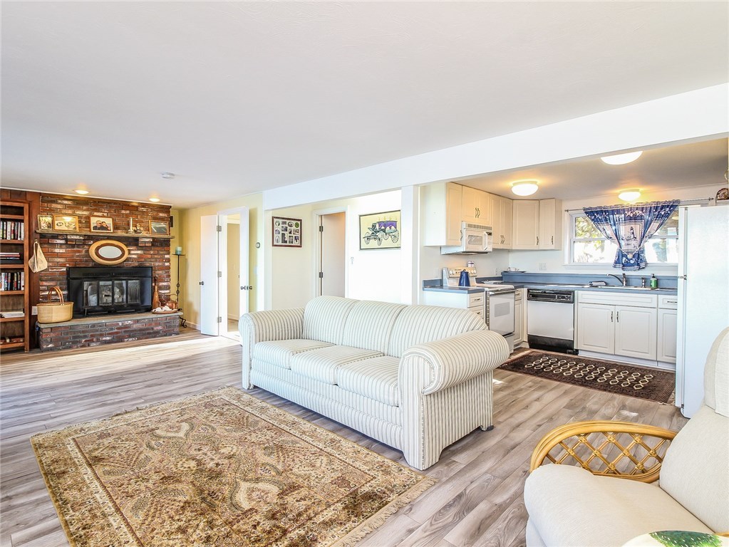 11 Narrows Road Narragansett, RI 02882 - Photo 23 of 40 Family Room