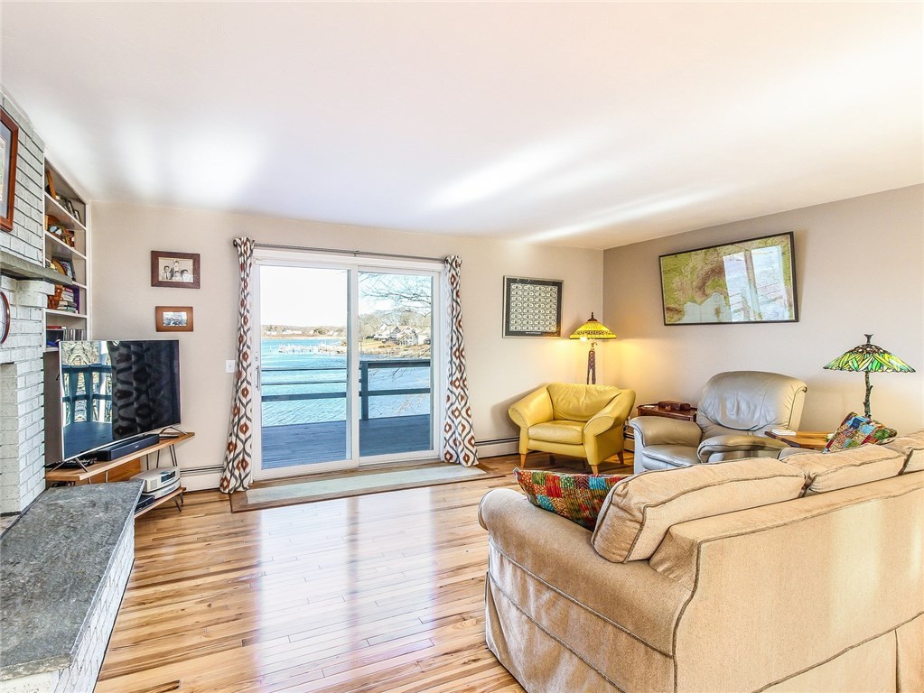 11 Narrows Road Narragansett, RI 02882 - Photo 3 of 40 Gallery Image 3