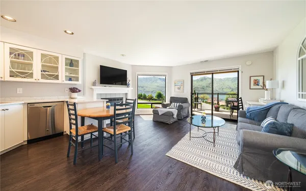 $479,000 | 100 Lake Chelan Shores Drive, Unit 185, Chelan, WA 98816