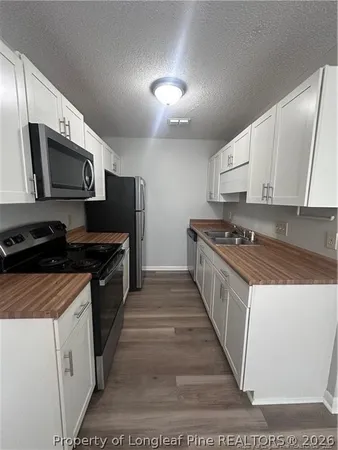 $1,075 | 642 Mosswood Lane, Fayetteville, NC 28311