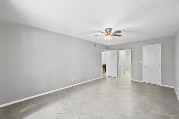 $2,000 | 9875 Pineapple Tree Drive, Unit 205, Boynton Beach, FL 33436