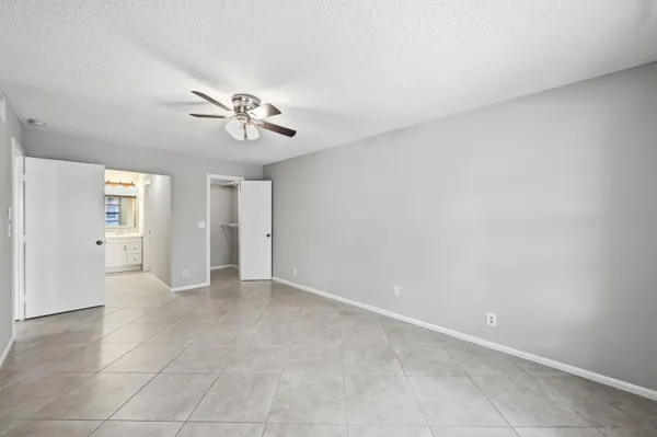 $2,000 | 9875 Pineapple Tree Drive, Unit 205, Boynton Beach, FL 33436