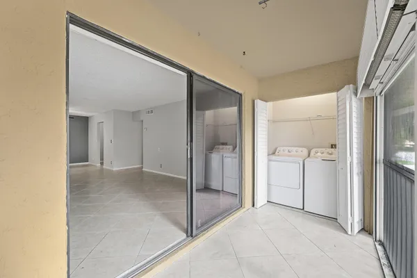 $2,000 | 9875 Pineapple Tree Drive, Unit 205, Boynton Beach, FL 33436