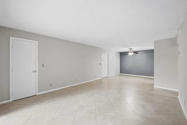 $2,000 | 9875 Pineapple Tree Drive, Unit 205, Boynton Beach, FL 33436