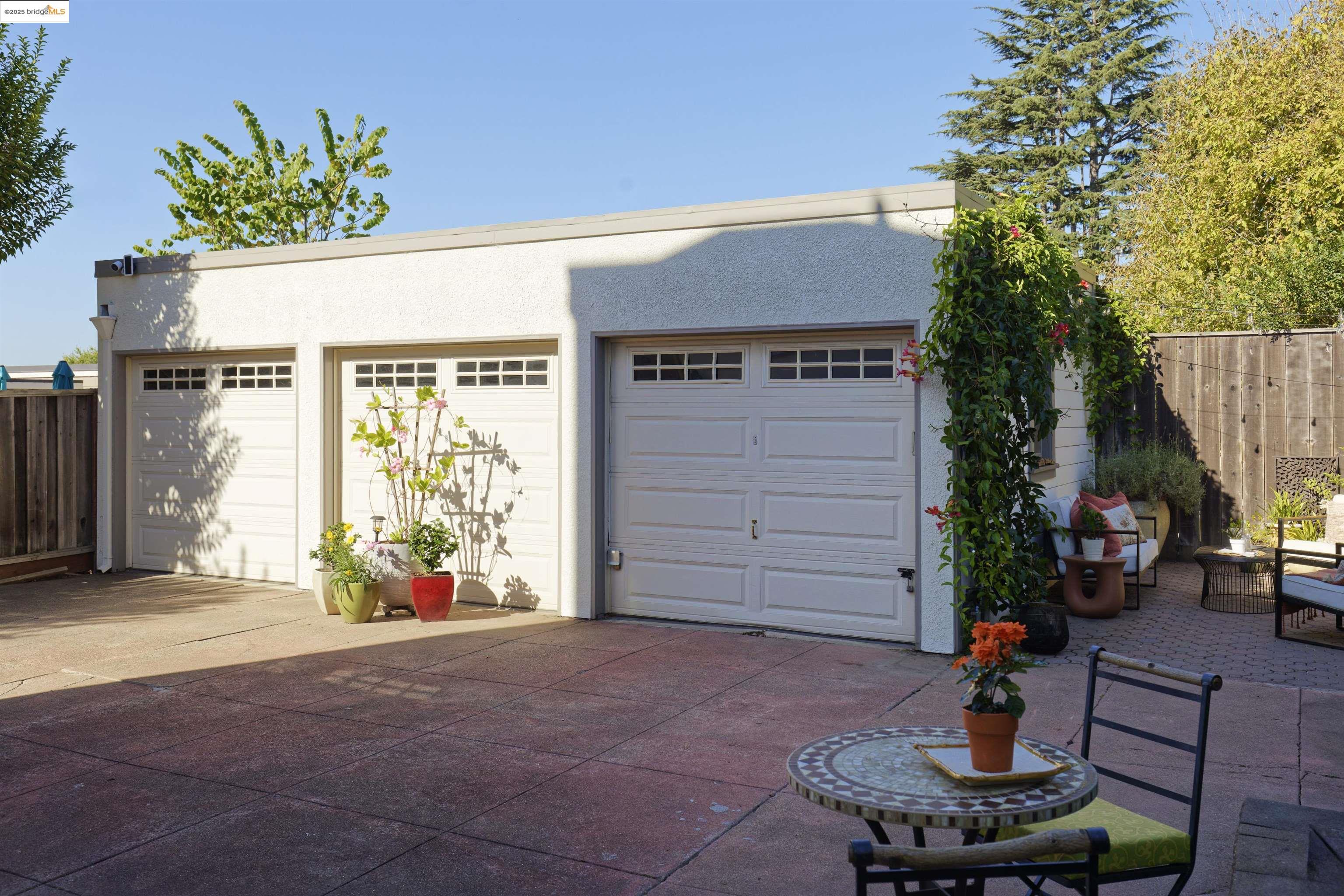 3945 Randolph Avenue, Unit 2 Oakland, CA 94602 - Photo 31 of 43 a view of a house with backyard and sitting area