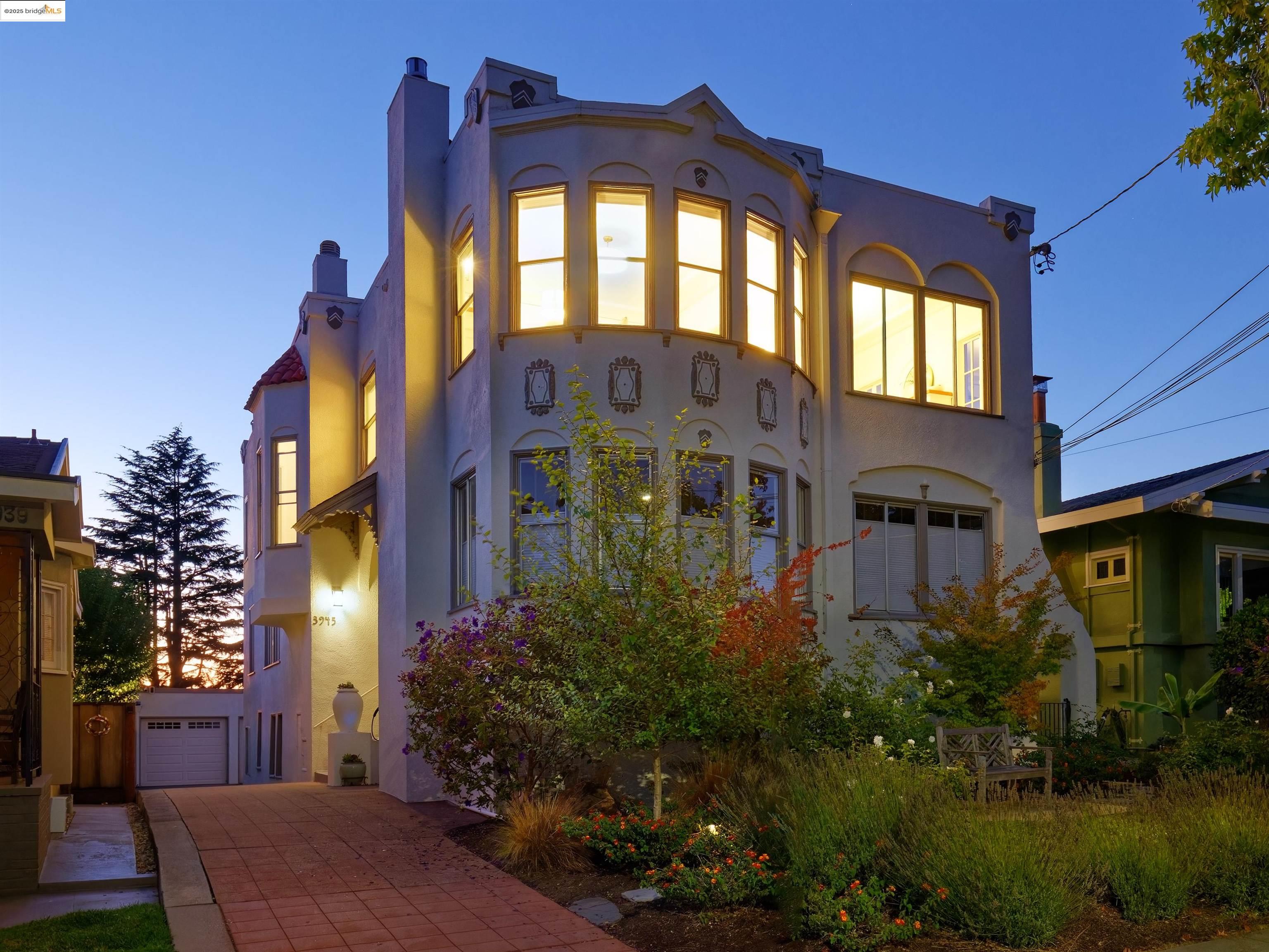 3945 Randolph Avenue, Unit 2 Oakland, CA 94602 - Photo 43 of 43 a building view with a outdoor space