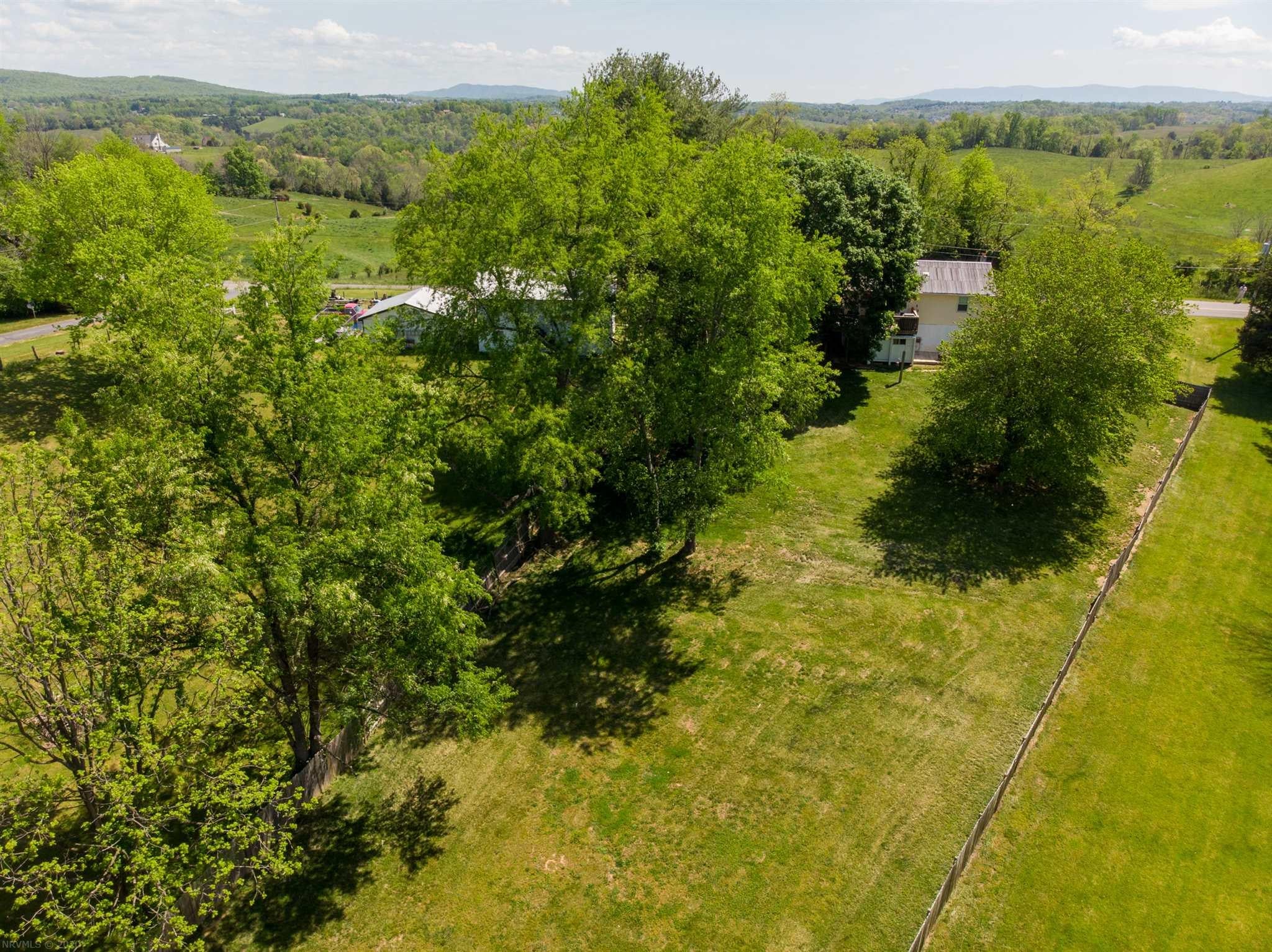 915 Switchback Road Christiansburg, VA 24073 - Photo 4 of 71 Gallery Image 4