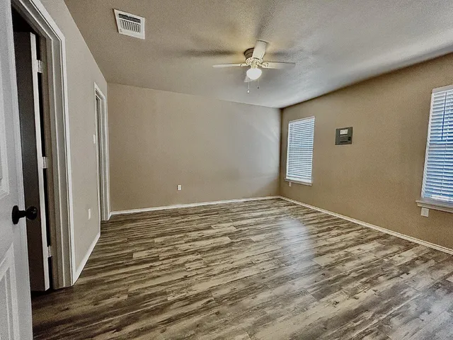 $1,400 | 7413 5th Street, Unit 1, Lubbock, TX 79416