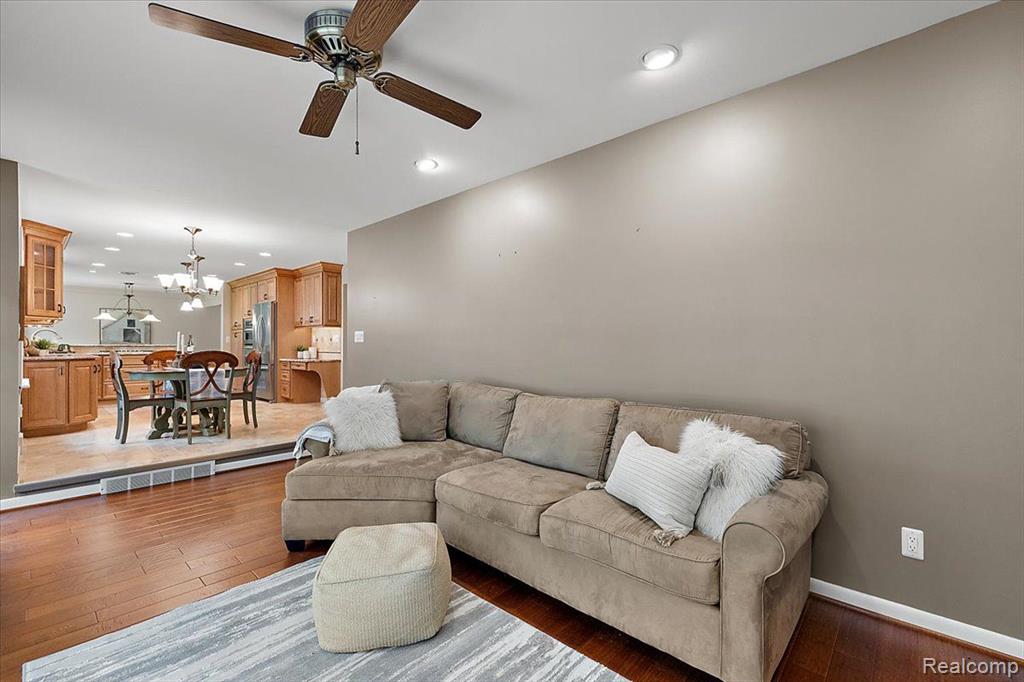 144 Oaklane Drive Rochester Hills, MI 48306 - Photo 26 of 74