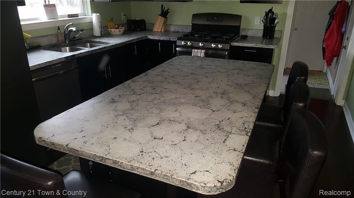 1587 Deerhurst Lane Rochester, MI 48307 - Photo 9 of 35 Concrete Countertops