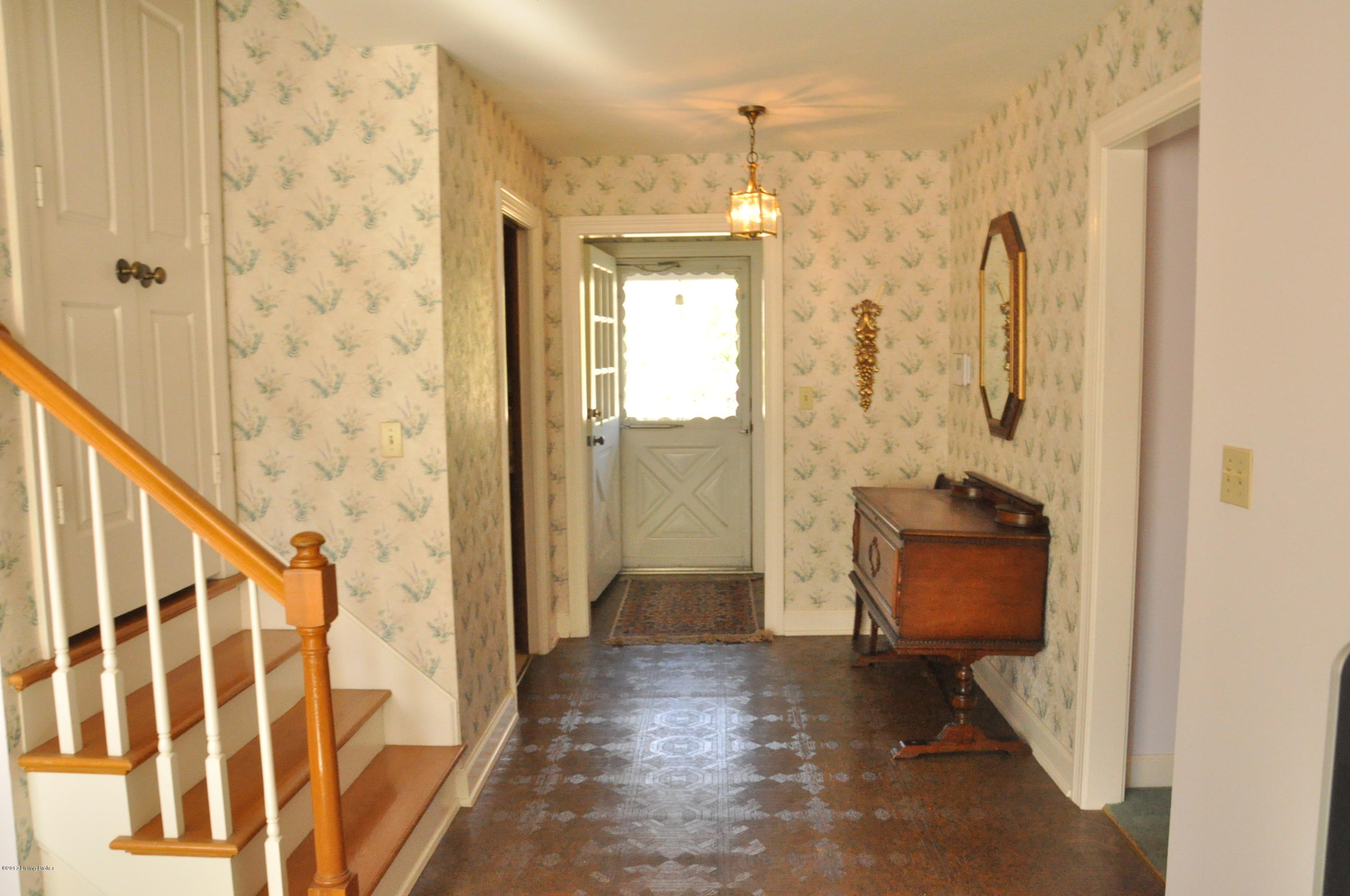 2640 Dundee Road Louisville, KY 40205 - Photo 21 of 46 Foyer