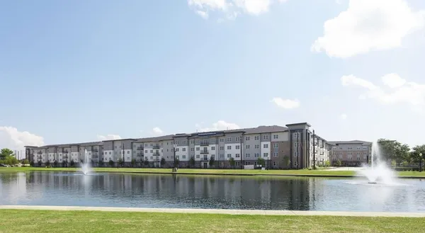 $1,726 | 19101 Town Ridge Lane, Unit 4106, Webster, TX 77598