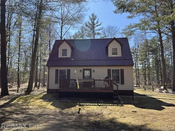 $242,500 | 2063 Victoria Court, Lupton, MI 48635