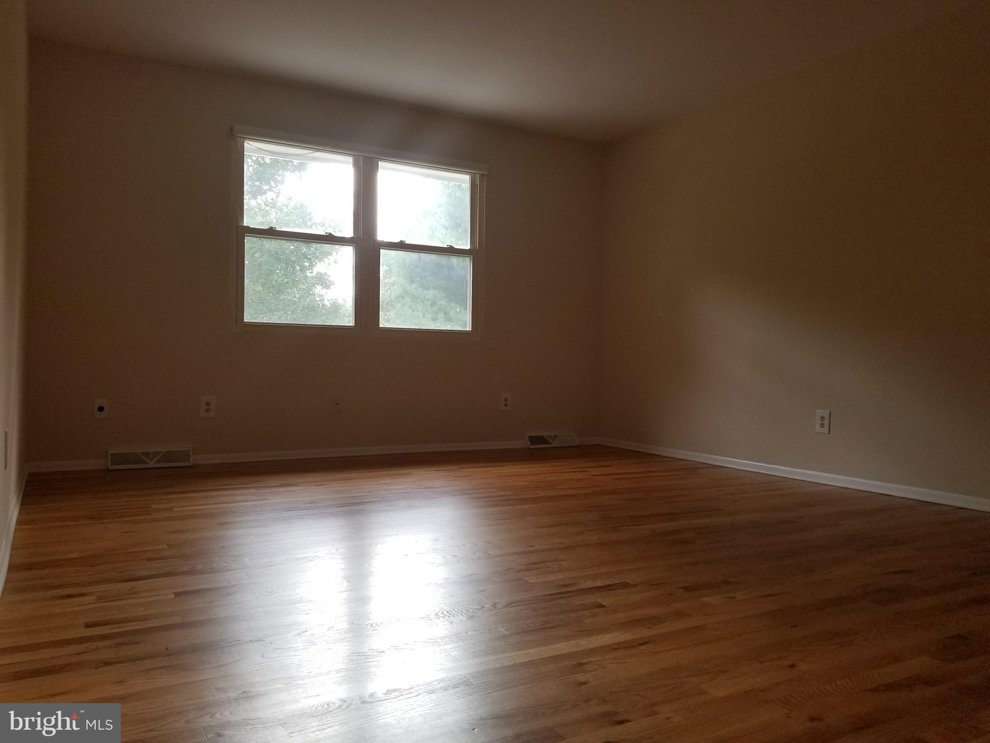 5920 Stephen Reid Road Huntingtown, MD 20639 - Photo 3 of 16 Family Room