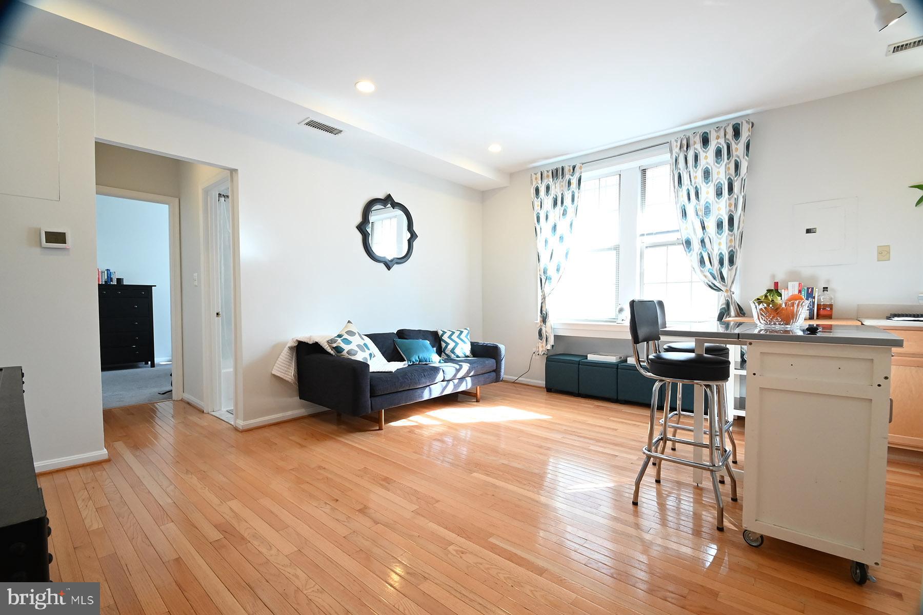 1401 Columbia Road Northwest, Unit 103 Washington, DC 20009 - Photo 3 of 28