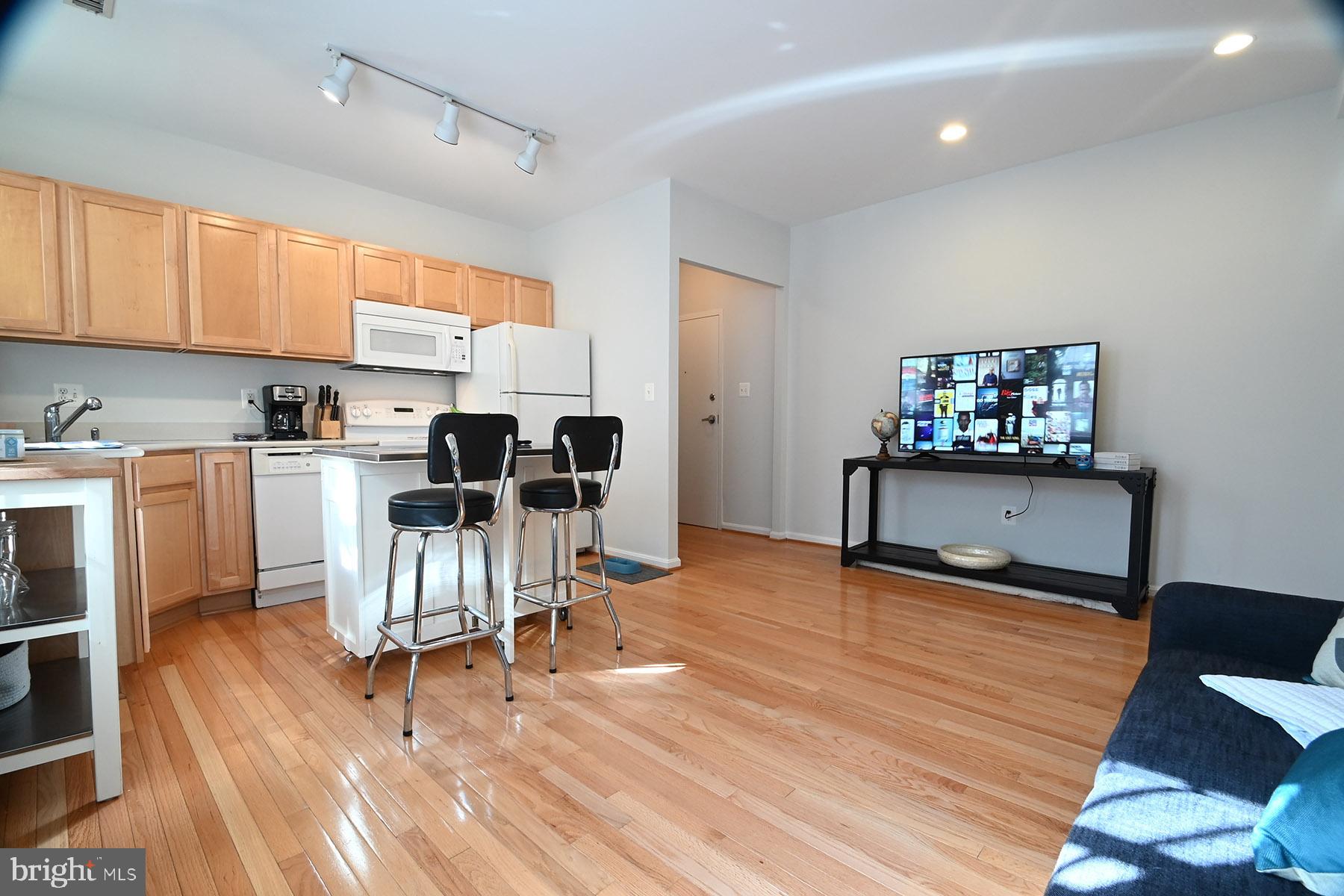 1401 Columbia Road Northwest, Unit 103 Washington, DC 20009 - Photo 6 of 28