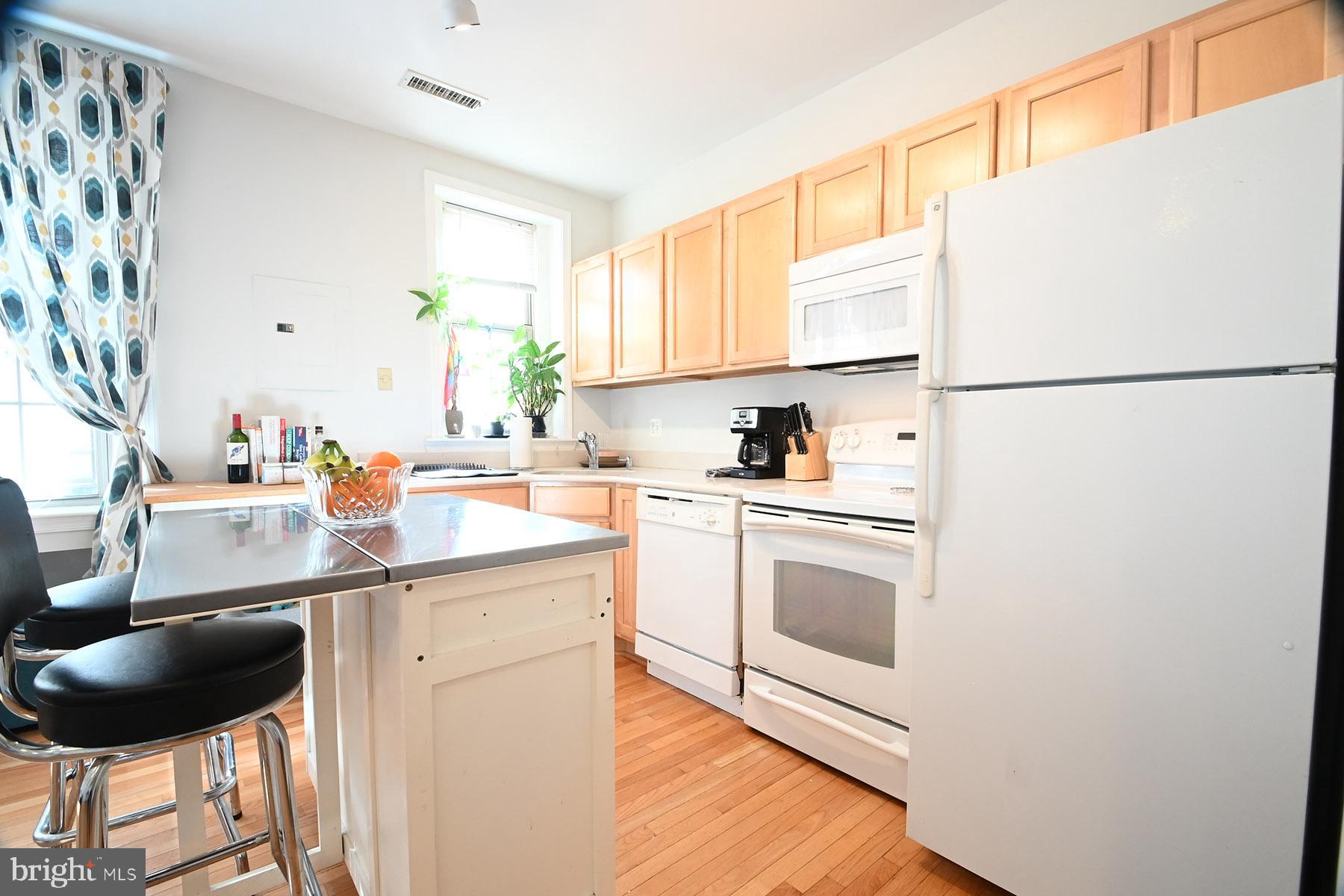 1401 Columbia Road Northwest, Unit 103 Washington, DC 20009 - Photo 8 of 28