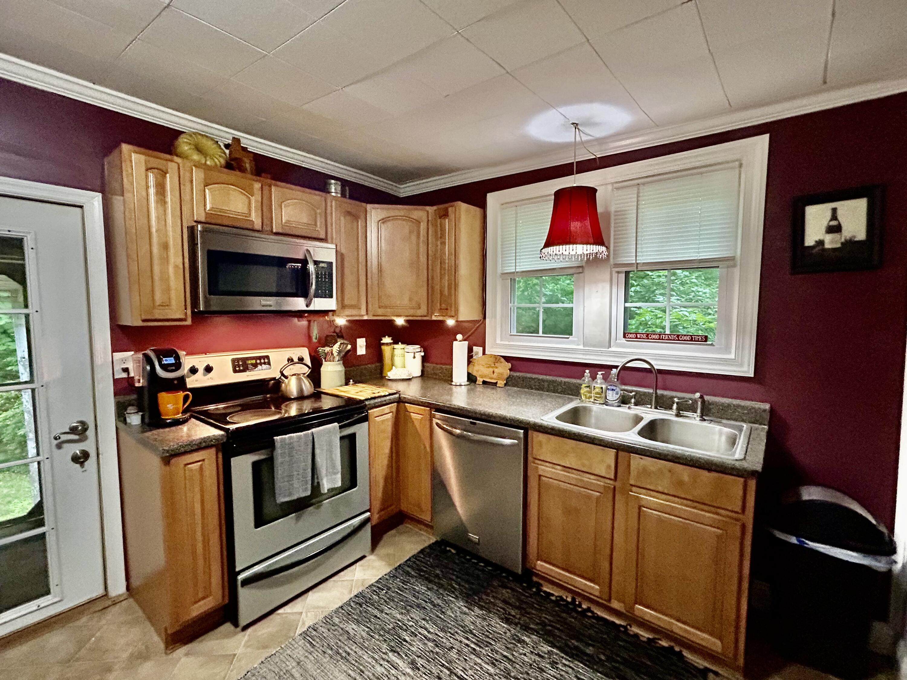 40 River Road Buchanan, VA 24066 - Photo 2 of 12 Updated Kitchen