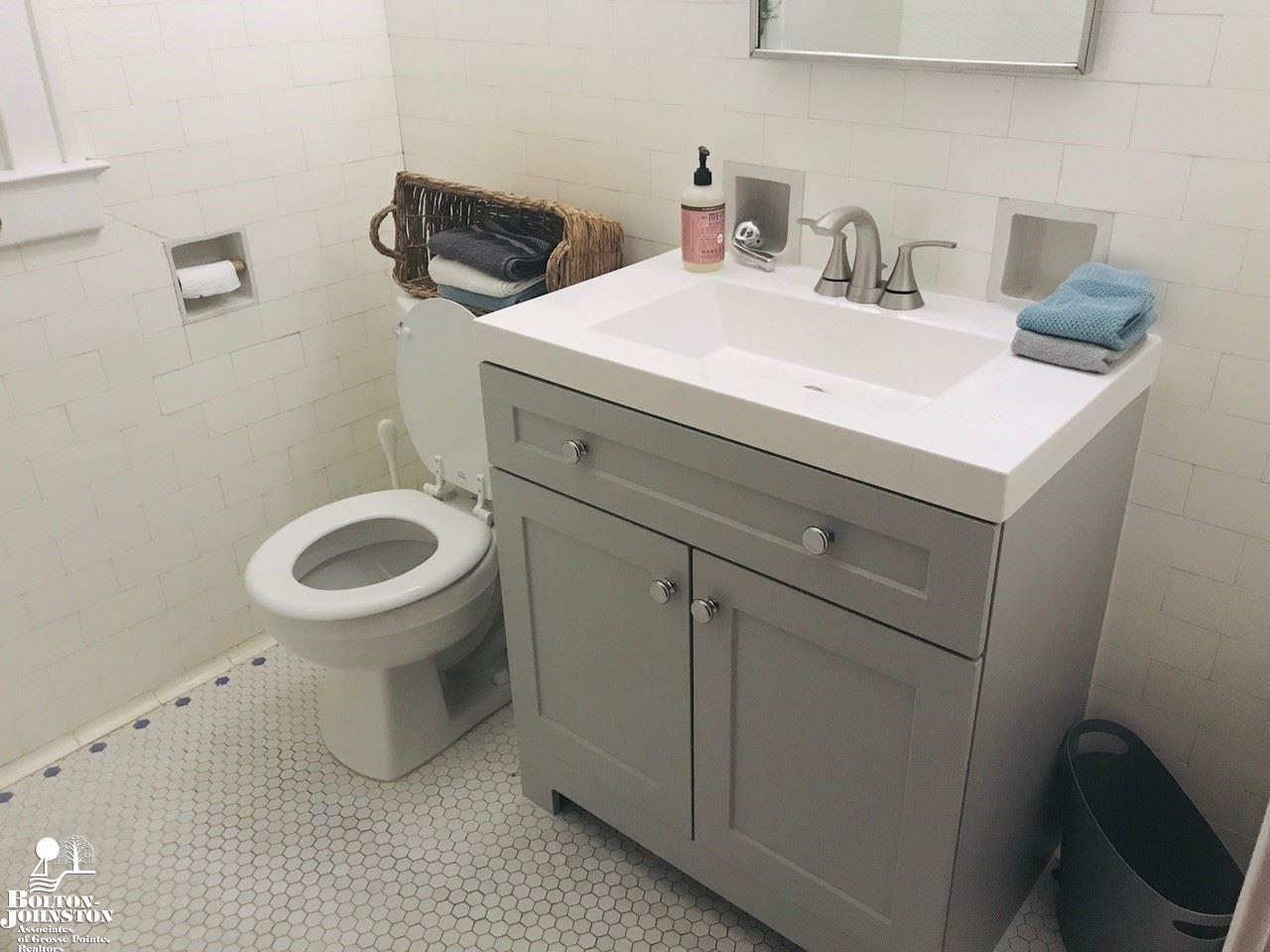 980 Nottingham Road Grosse Pointe, MI 48230 - Photo 10 of 17