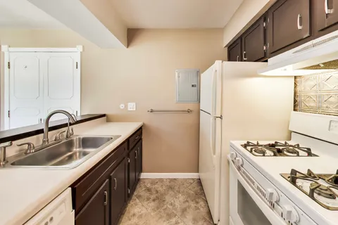 $229,000 | 1313 Cove Drive, Unit 211A, Prospect Heights, IL 60070