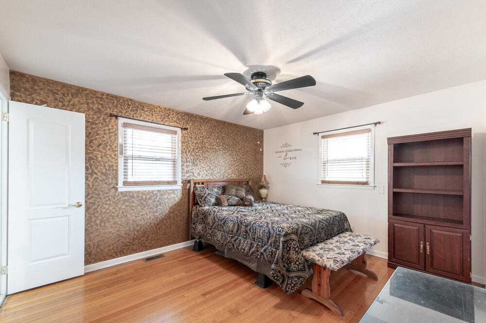 3215 Colonial Drive Aiken, SC 29801 - Photo 14 of 32 Secondary Suite!