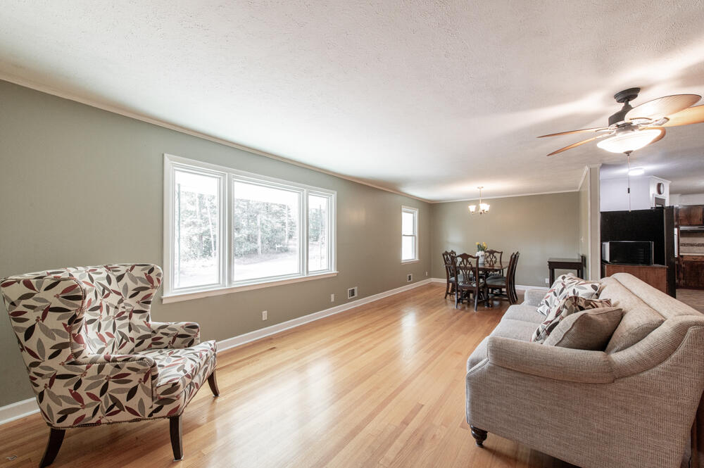3215 Colonial Drive Aiken, SC 29801 - Photo 3 of 32 Living Room!