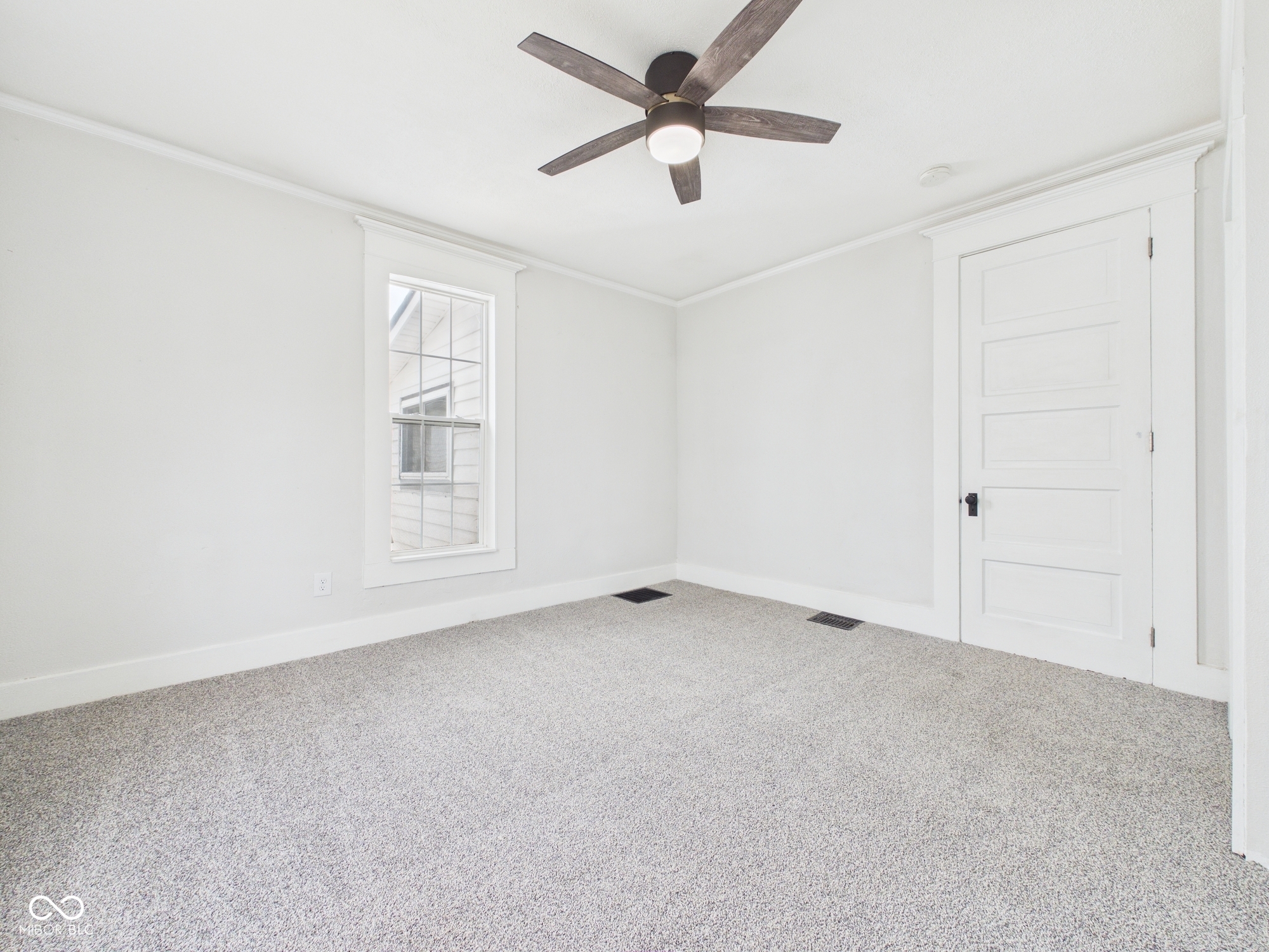 2420 Jackson Street Anderson, IN 46016 - Photo 13 of 31