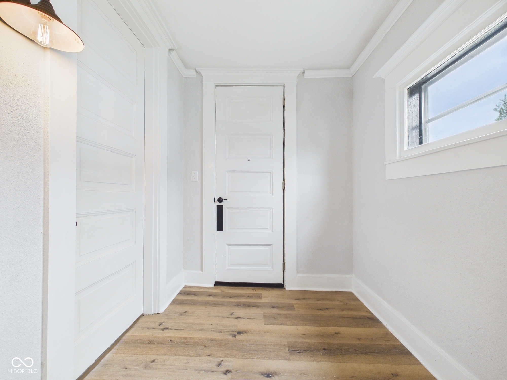 2420 Jackson Street Anderson, IN 46016 - Photo 4 of 31