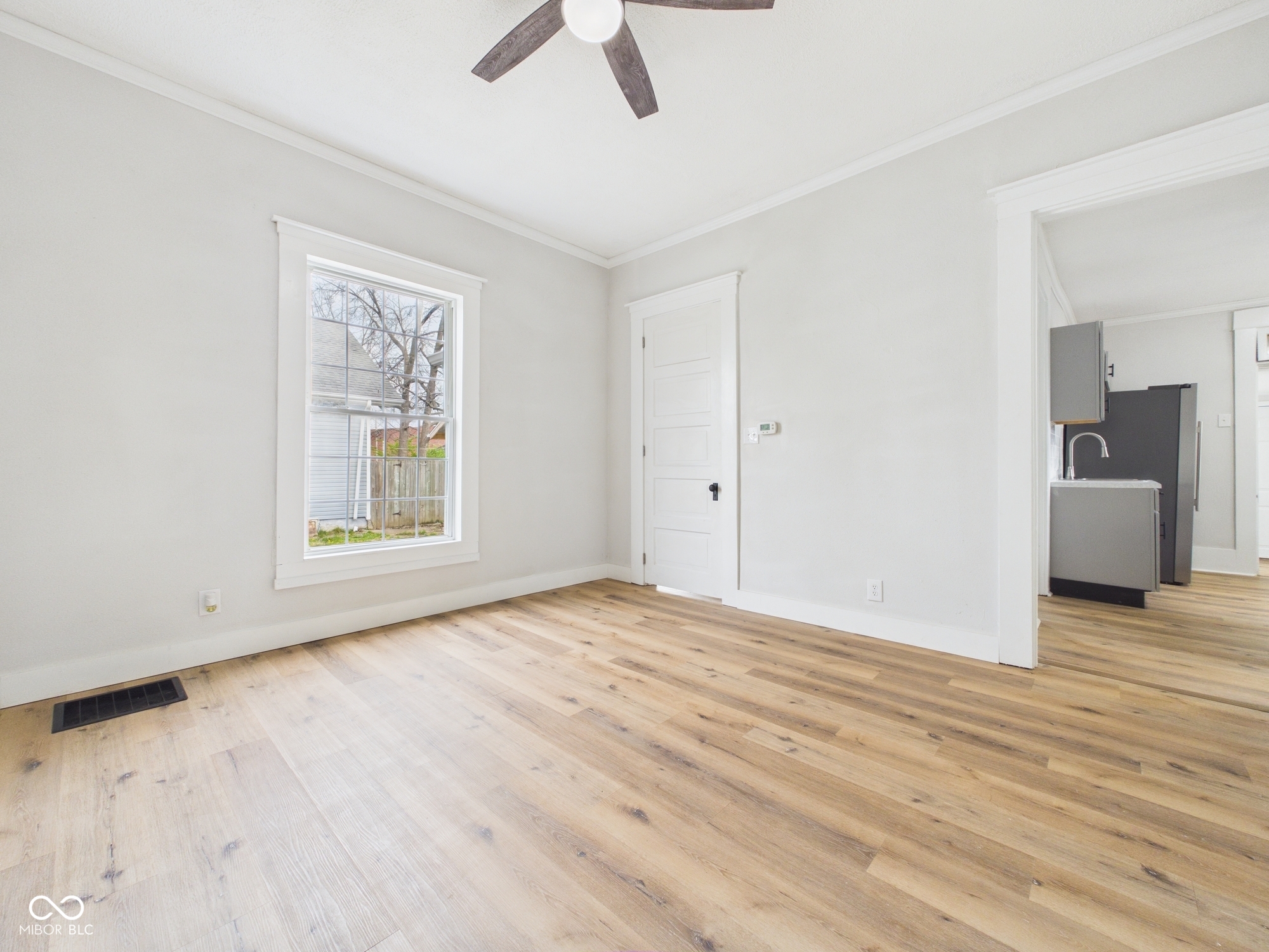 2420 Jackson Street Anderson, IN 46016 - Photo 5 of 31