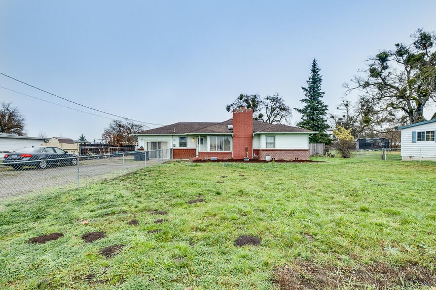 6942 Table Rock Road Medford, OR 97502 - Photo 1 of 31 6942 Table Rock-1