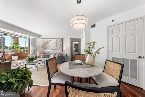 $549,999 | 2181 Jamieson Avenue, Unit 1002, Alexandria, VA 22314