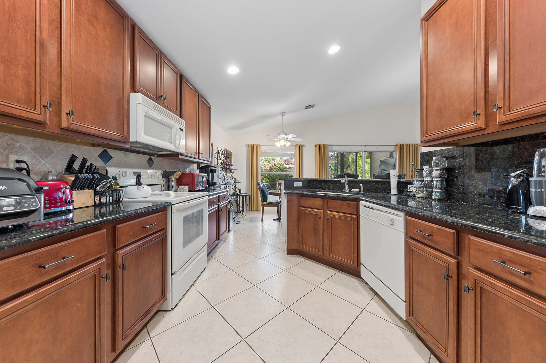 12024 Roma Road Boynton Beach, FL 33437 - Photo 4 of 30 Kitchen