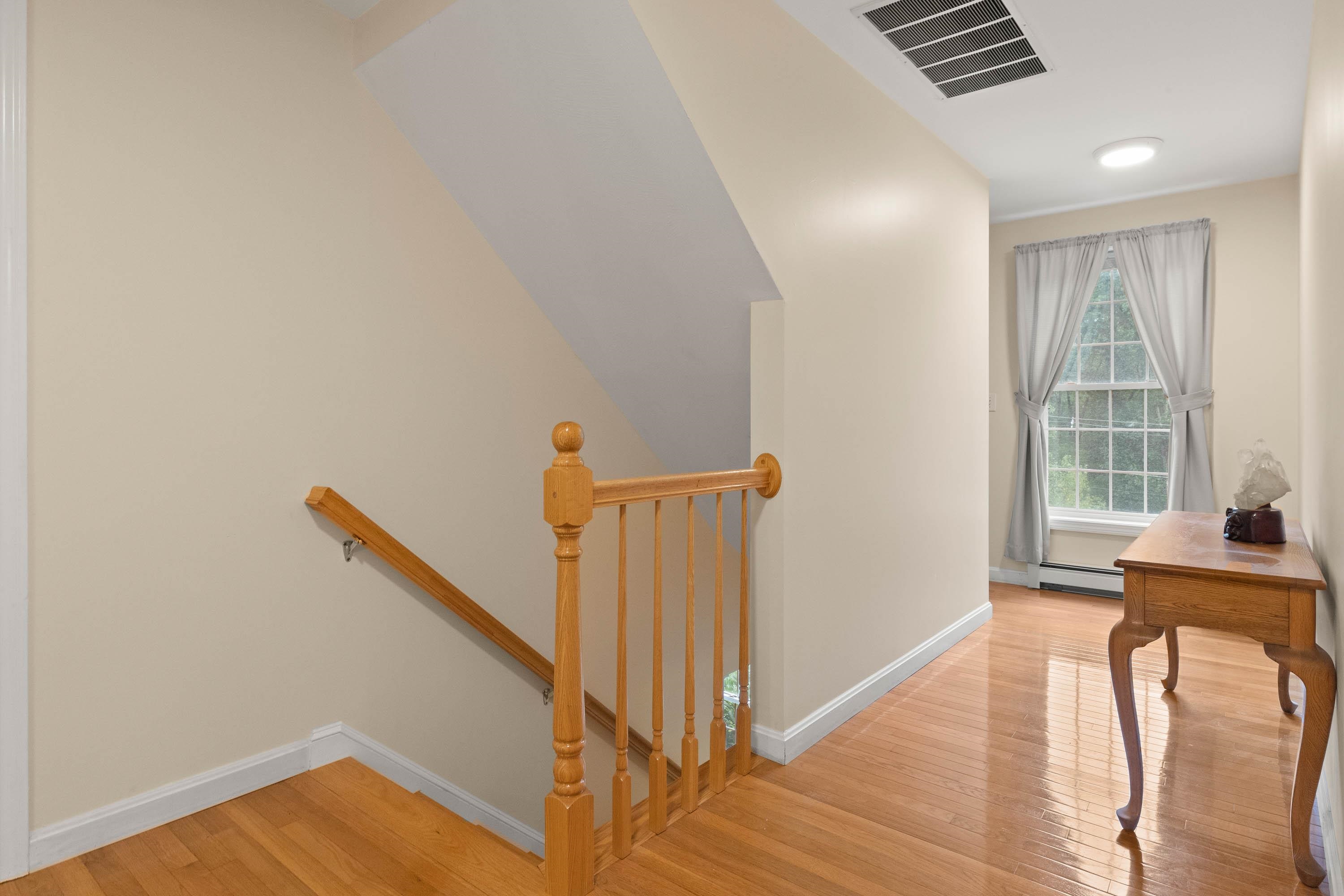 162 Londonderry Road Windham, NH 03087 - Photo 5 of 38
