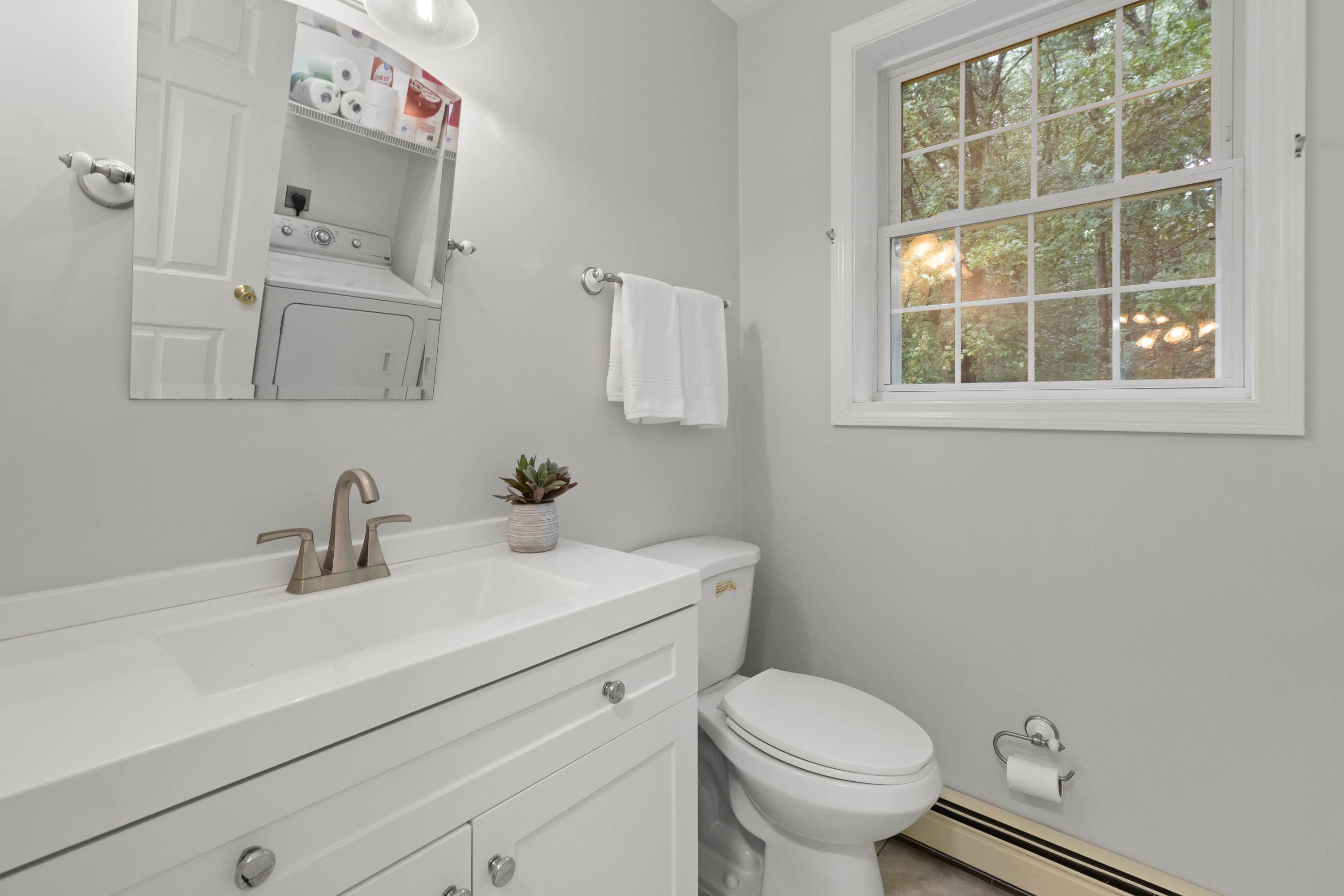 162 Londonderry Road Windham, NH 03087 - Photo 8 of 38