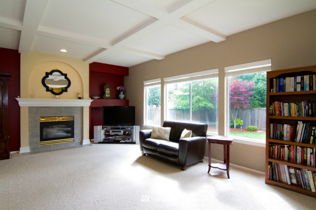 18625 173rd Way Southeast Renton, WA 98058 - Photo 3 of 15 Gallery Image 3