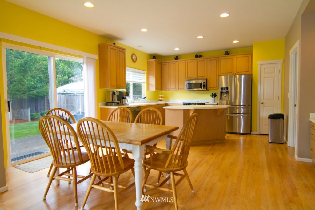 18625 173rd Way Southeast Renton, WA 98058 - Photo 4 of 15 Gallery Image 4