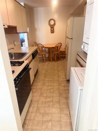 $435,000 | 23 Windle Park, Unit B, Tarrytown, NY 10591