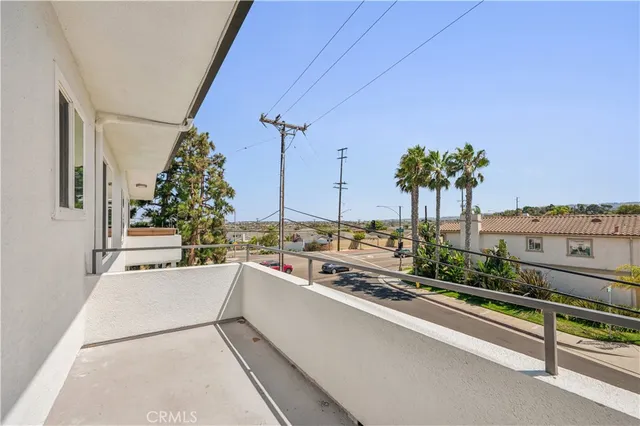 $3,195 | 415 South Prospect Avenue, Unit 108, Redondo Beach, CA 90277